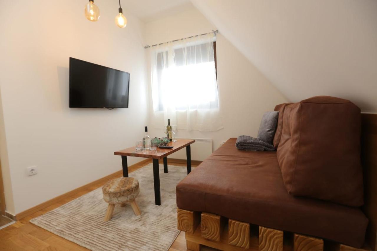 Wood Apartmani - Vila Zimska Idila ヤホリナ エクステリア 写真